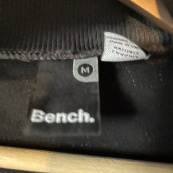 Cool looking Bench zip up - Picture 5 of 7